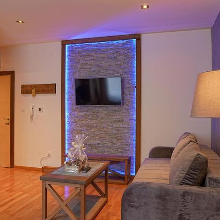 Feelstone Apartmani Brzece Ngoại thất bức ảnh
